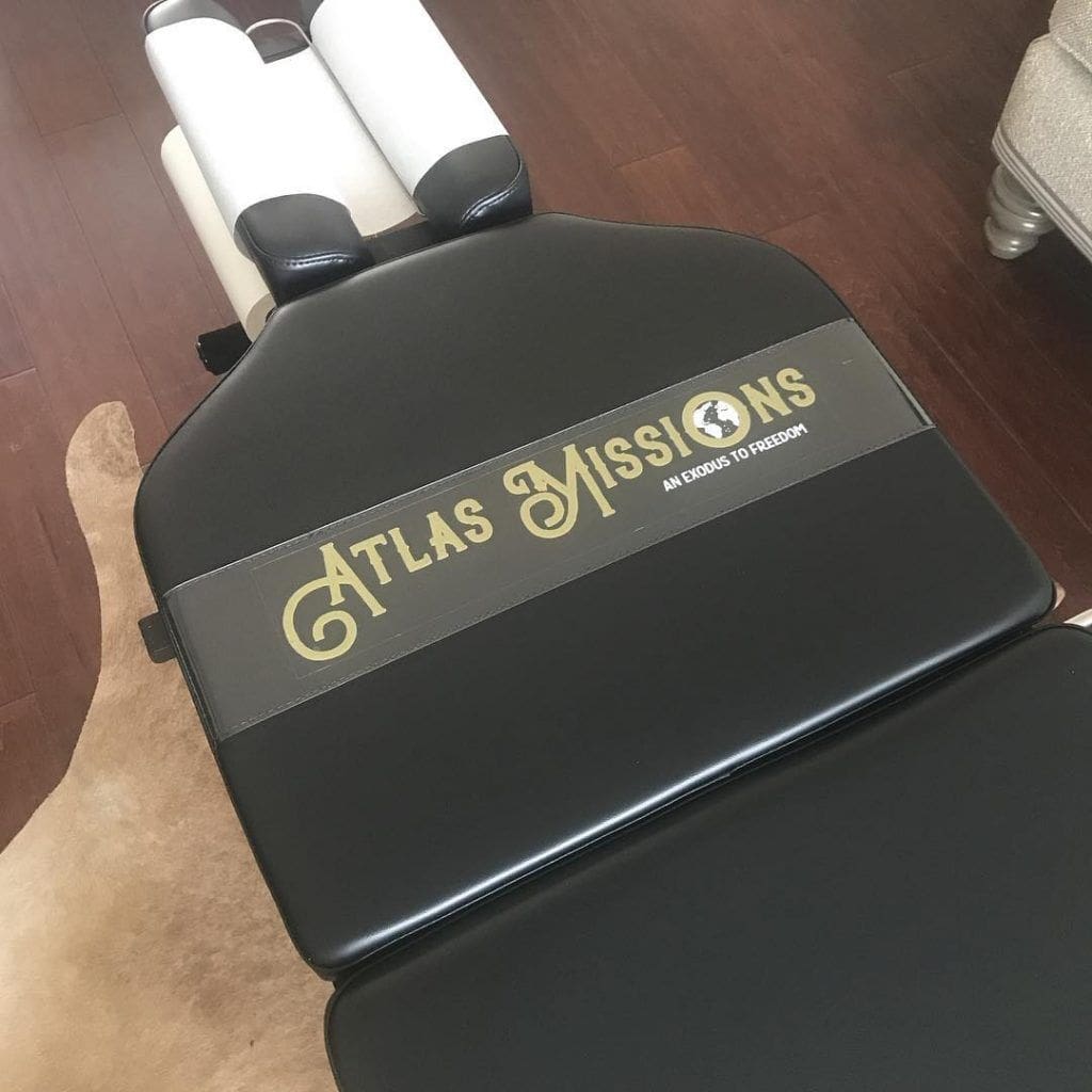 portable table for chiropractic